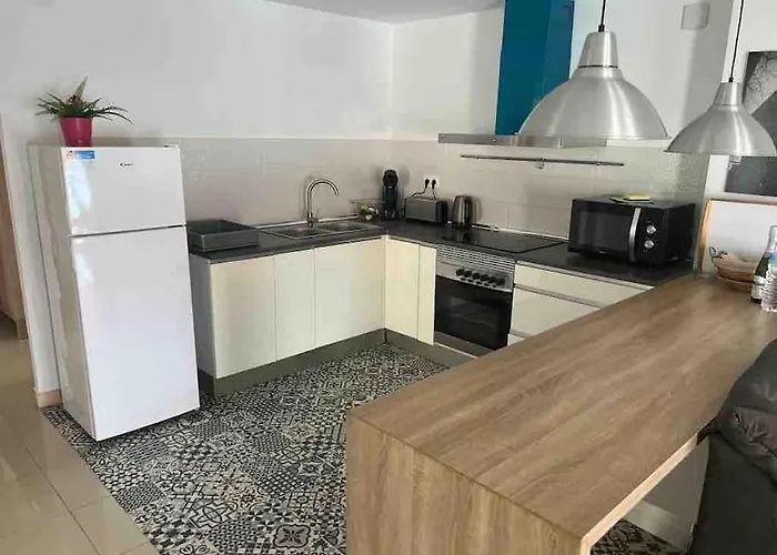 Lägenhet Ruim Aan Het Met 4 Slaapkamers Torrevieja