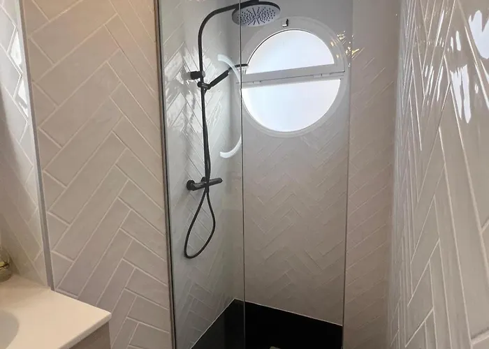 Lägenhet Ruim Aan Het Met 4 Slaapkamers Torrevieja