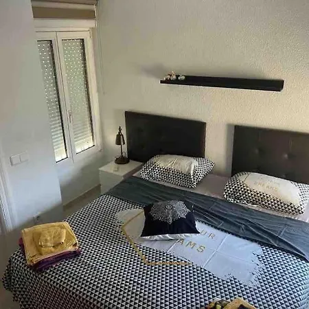 Ruim Aan Het Met 4 Slaapkamers *