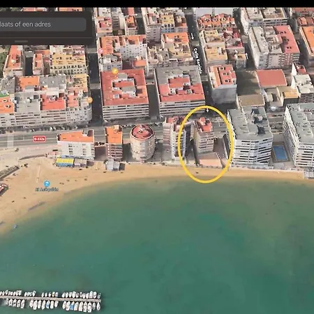 Apartment Ruim Aan Het Met 4 Slaapkamers *