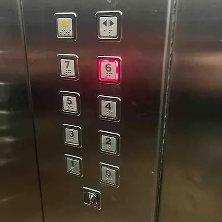 Lägenhet Ruim Aan Het Met 4 Slaapkamers *