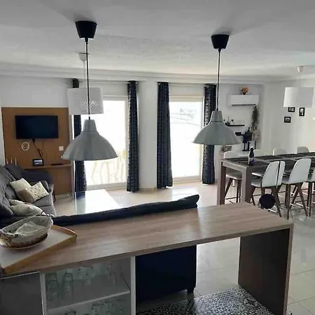 Ruim Aan Het Met 4 Slaapkamers *