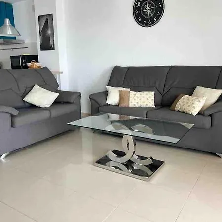 Apartment Ruim Aan Het Met 4 Slaapkamers *