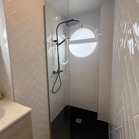 Lägenhet Ruim Aan Het Met 4 Slaapkamers Torrevieja