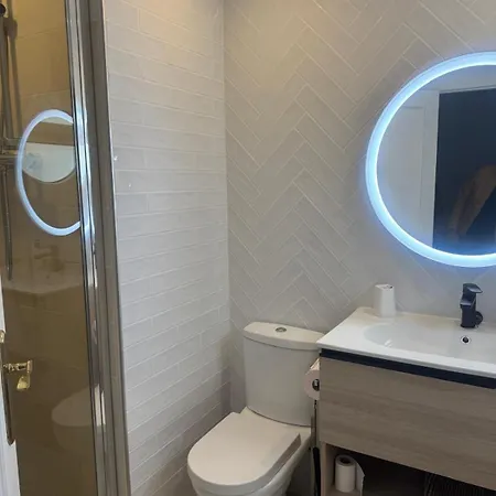 Ruim Aan Het Met 4 Slaapkamers Apartment *