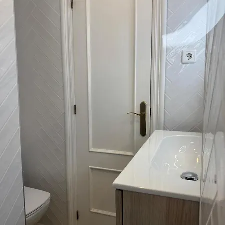 Lägenhet Ruim Aan Het Met 4 Slaapkamers