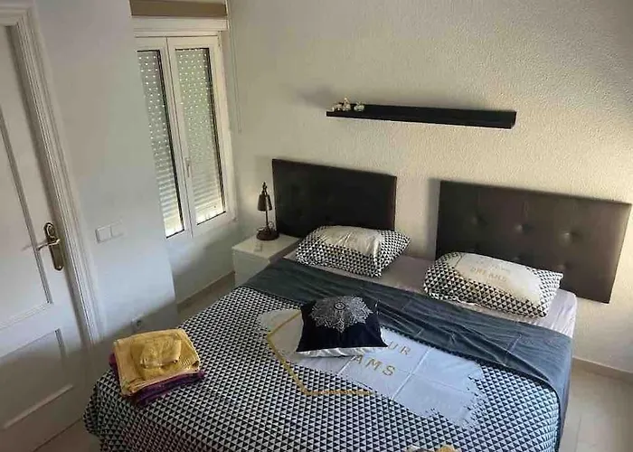 Ruim Aan Het Met 4 Slaapkamers *