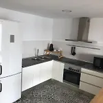 Ruim Aan Het Met 4 Slaapkamers Διαμέρισμα *
